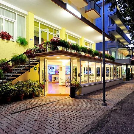 Hotel Samoa Римини Экстерьер фото