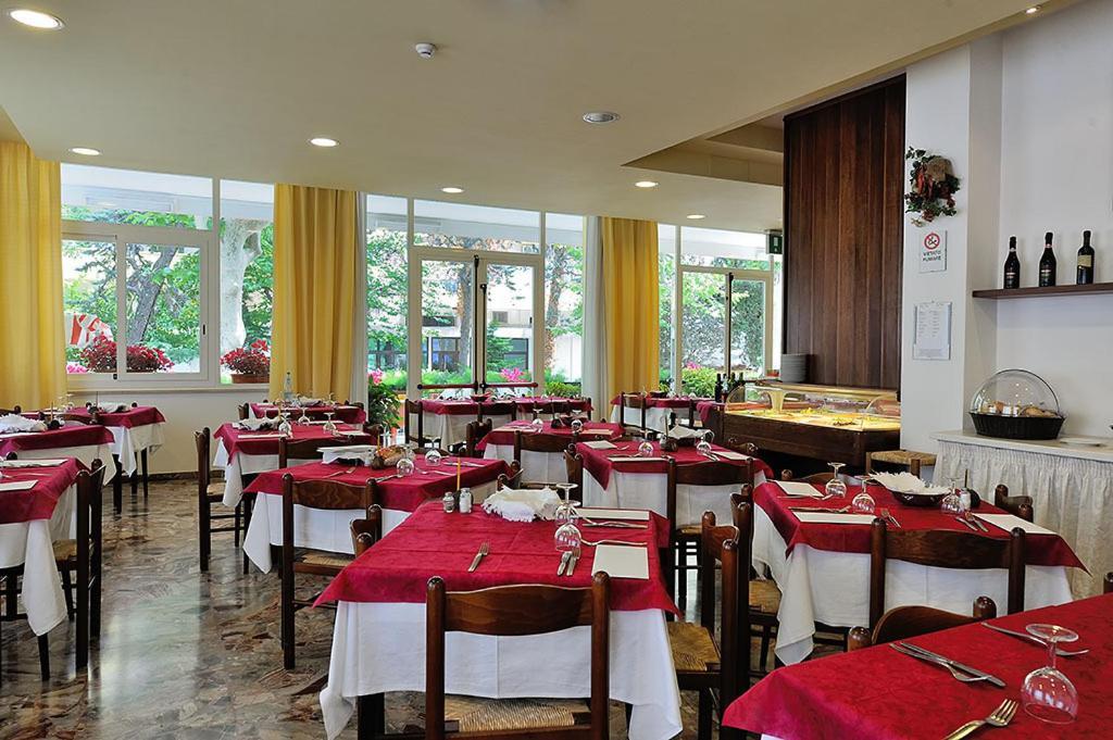 Hotel Samoa Римини Экстерьер фото